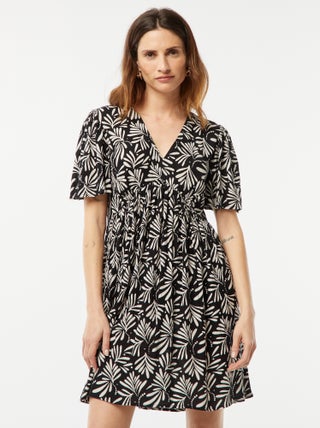 Vestido curto em malha crepe
