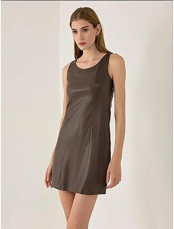 Vestido curto em pele sintética hiccup