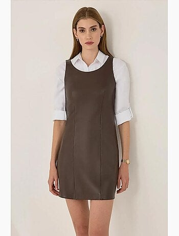 Vestido curto em pele sintética hiccup