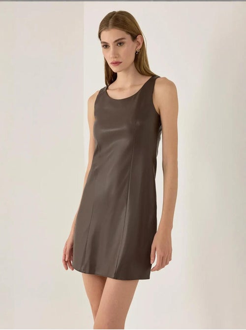 Vestido curto em pele sintética hiccup - Kiabi Vestido curto em pele sintética hiccup - Kiabi