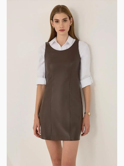 Vestido curto em pele sintética hiccup - Kiabi Vestido curto em pele sintética hiccup - Kiabi