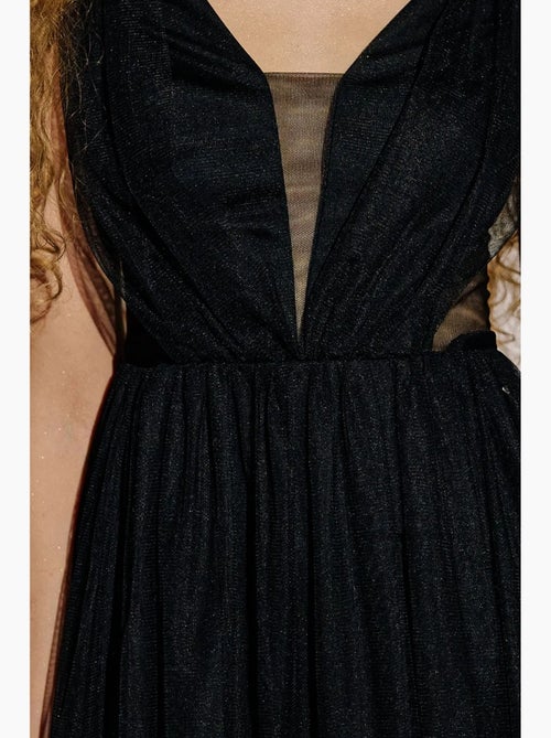 Vestido curto em tule com decote em v e painéis hiccup - Kiabi Vestido curto em tule com decote em v e painéis hiccup - Kiabi