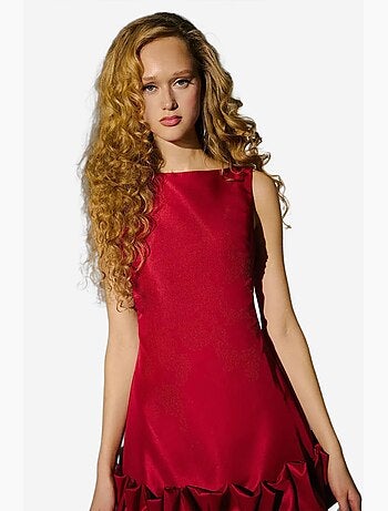 Vestido curto justo com costas abertas e detalhe de bainha com balão hiccup