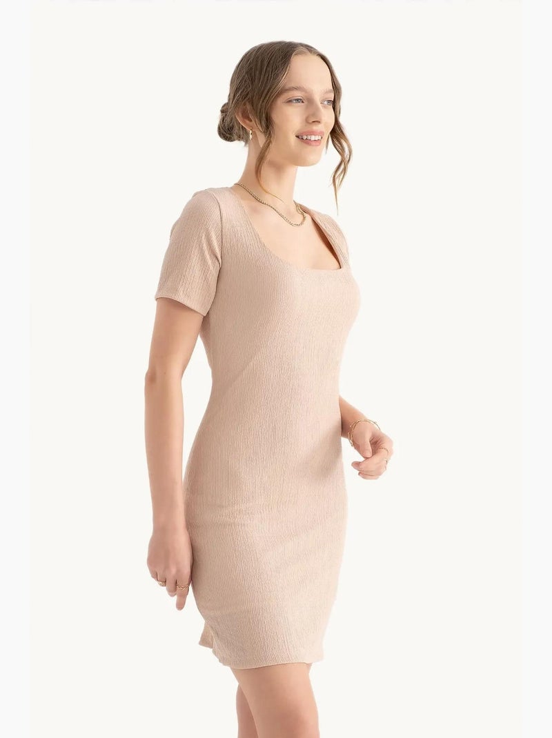 Vestido curto justo com decote quadrado e manga curta hiccup Bege natural - Kiabi