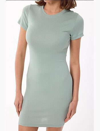 Vestido curto justo com decote redondo e cor lisa hiccup
