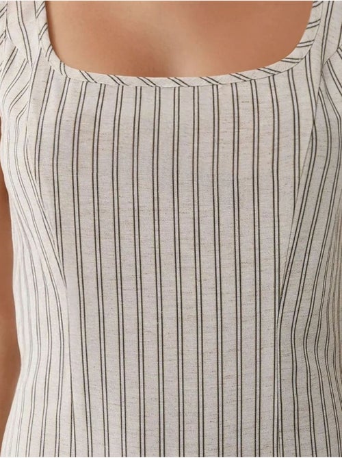 Vestido curto justo com gola quadrada - Kiabi Vestido curto justo com gola quadrada - Kiabi