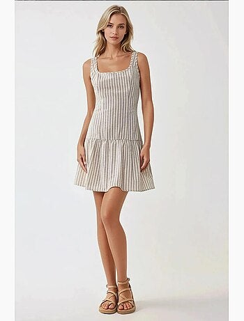 Vestido curto justo com gola quadrada hiccup