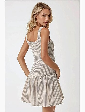 Vestido curto justo com gola quadrada hiccup