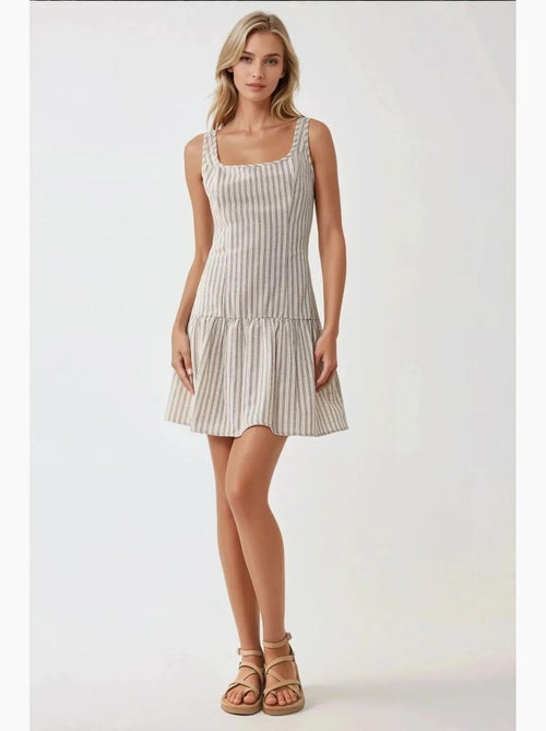 Vestido curto justo com gola quadrada hiccup - Kiabi
