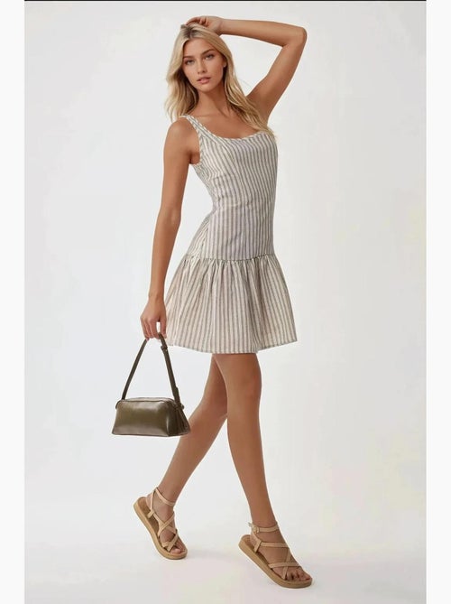 Vestido curto justo com gola quadrada hiccup - Kiabi
