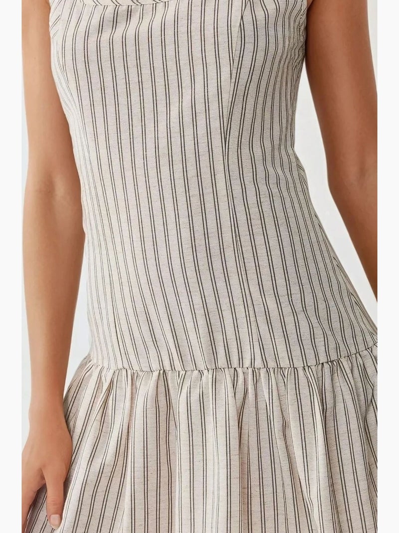 Vestido curto justo com gola quadrada hiccup Branco - Kiabi