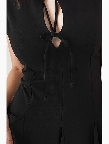 Vestido curto justo com laço hiccup