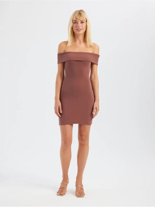 Vestido curto justo com ombros descobertos hiccup - Kiabi Vestido curto justo com ombros descobertos hiccup - Kiabi