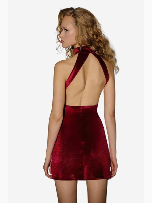 Vestido curto justo em veludo com gola halter hiccup - Kiabi Vestido curto justo em veludo com gola halter hiccup - Kiabi