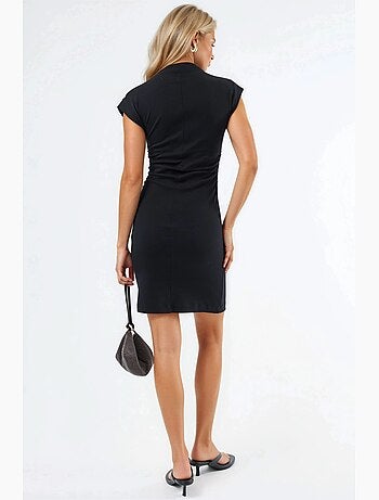 Vestido curto justo sem mangas busem