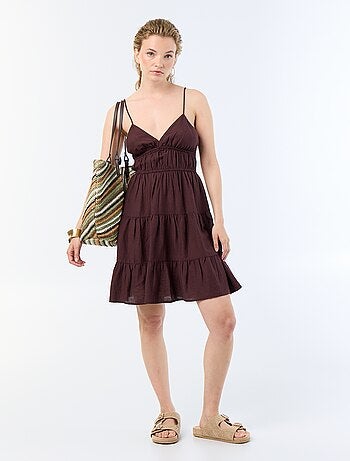 Vestido curto liso com alças finas