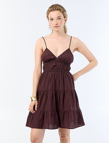 Vestido curto liso com alças finas