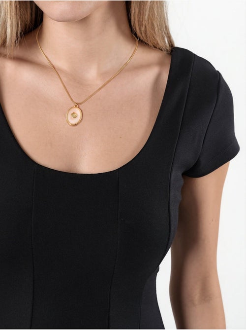Vestido curto rodado com decote em u busem - Kiabi Vestido curto rodado com decote em u busem - Kiabi