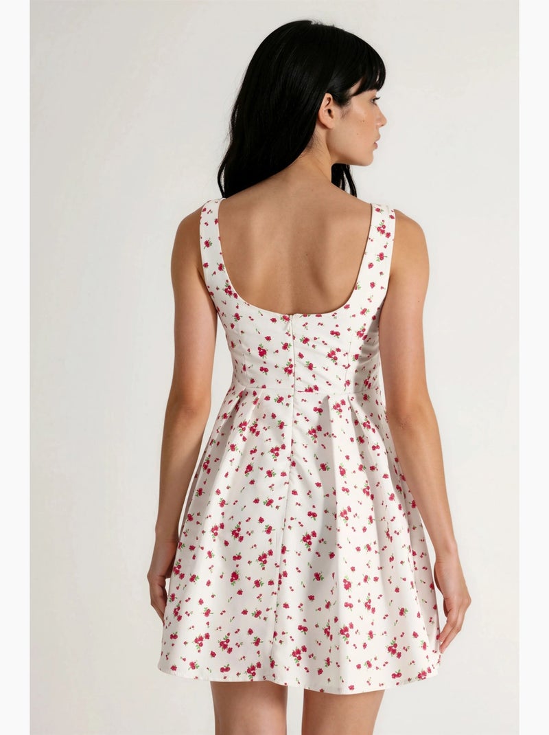Vestido curto rodado floral com decote em u busem Branco - Kiabi