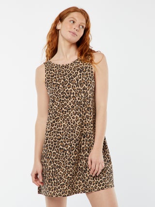Vestido curto sem mangas