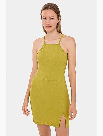 Vestido curto sem mangas com decote halter e racha lateral hiccup