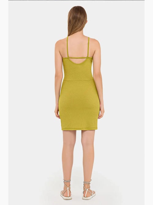 Vestido curto sem mangas com decote halter e racha lateral hiccup - Kiabi Vestido curto sem mangas com decote halter e racha lateral hiccup - Kiabi