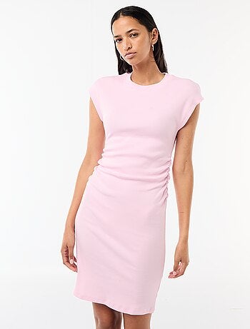 Vestido curto sem mangas em material canelado