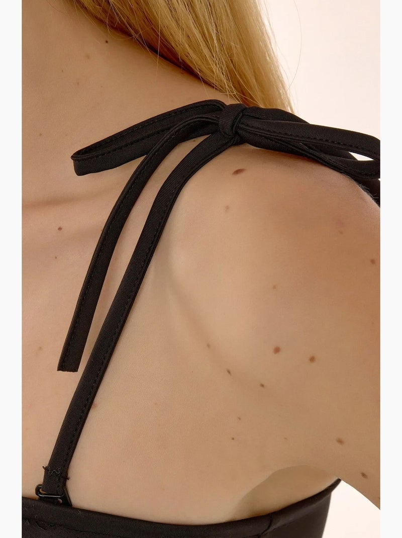 Vestido curto slim fit com decote quadrado e bainha em balão hiccup Preto - Kiabi