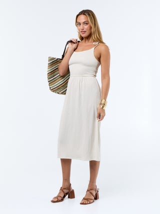 Vestido curto smockado liso