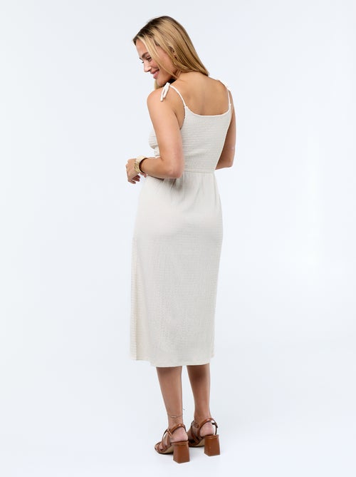 Vestido curto smockado liso - Kiabi