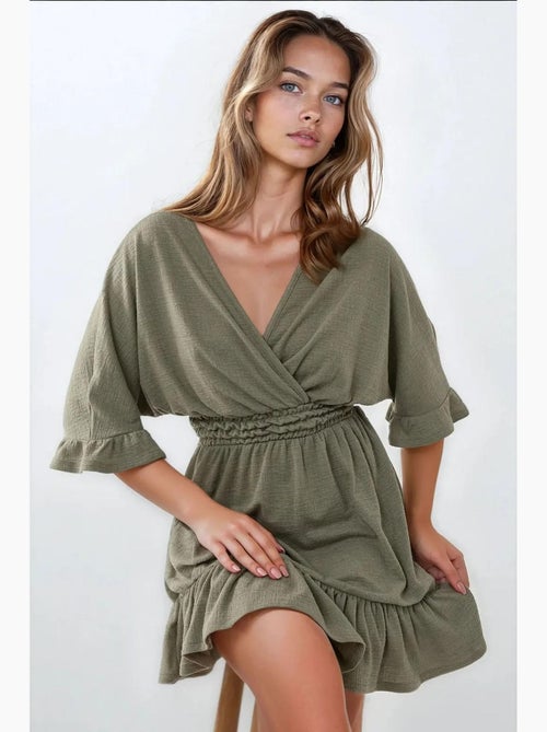 Vestido curto texturado com decote em v hiccup - Kiabi Vestido curto texturado com decote em v hiccup - Kiabi