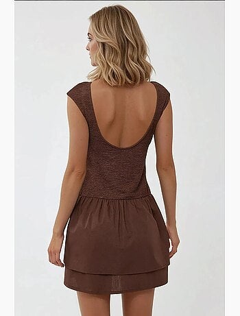 Vestido curto texturado com gola redonda hiccup
