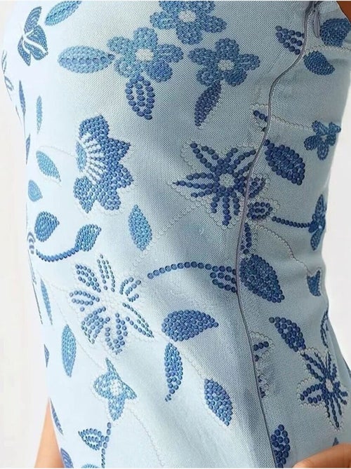 Vestido curto texturizado sem alças e justo - Kiabi Vestido curto texturizado sem alças e justo - Kiabi