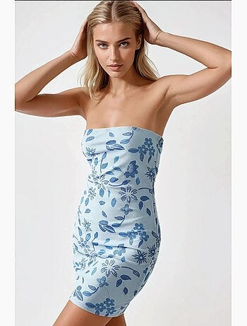 Vestido curto texturizado sem alças e justo hiccup