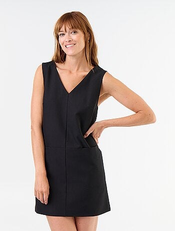 Vestido de alças com decote em V