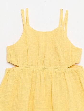 Vestido de alças finas não ajustáveis + fendas laterais