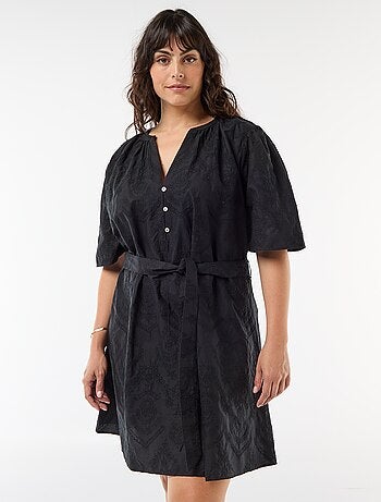 Vestido de algodão com bordado inglês