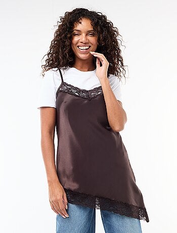 Vestido de cetim com renda