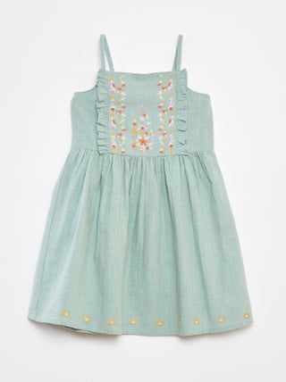 Vestido de corrente e trama com bordados