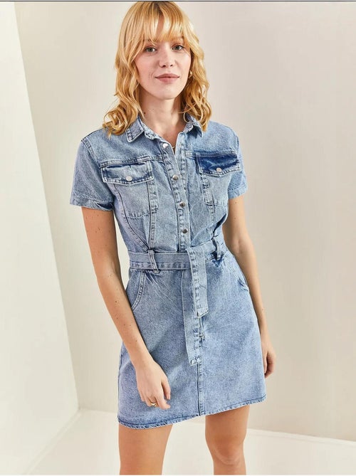 Vestido de ganga com cinto e botões de pressão lucci - Kiabi Vestido de ganga com cinto e botões de pressão lucci - Kiabi