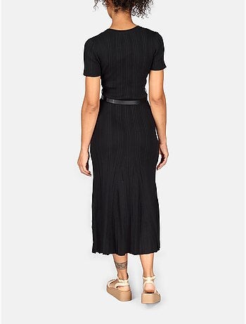 Vestido de gola redonda