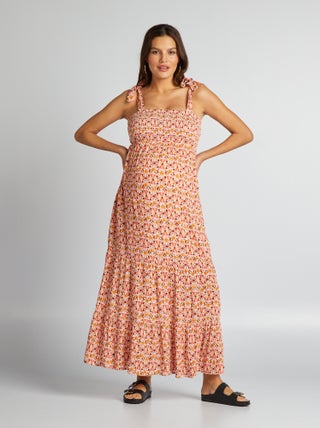 Vestido de grávida com corte comprido