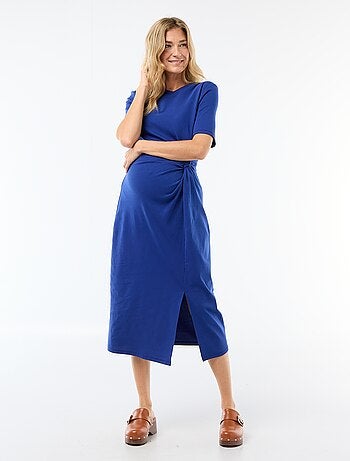 Vestido de grávida com torcido frontal