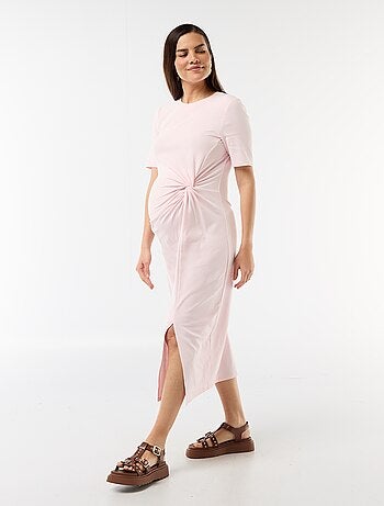 Vestido de grávida com torcido frontal