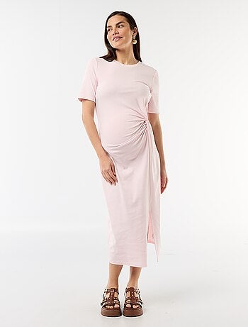 Vestido de grávida com torcido frontal