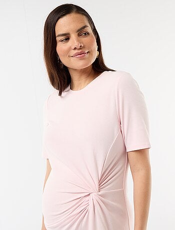 Vestido de grávida com torcido frontal