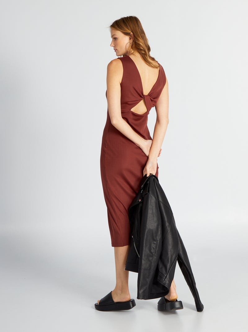 Vestido de malha canelada com decote atrás MARROM - Kiabi