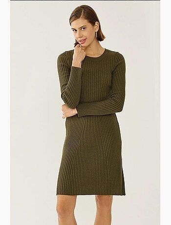 Vestido de malha com gola redonda