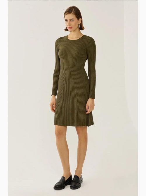Vestido de malha com gola redonda hiccup - Kiabi Vestido de malha com gola redonda hiccup - Kiabi