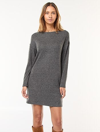 Vestido de malha macia com mangas compridas